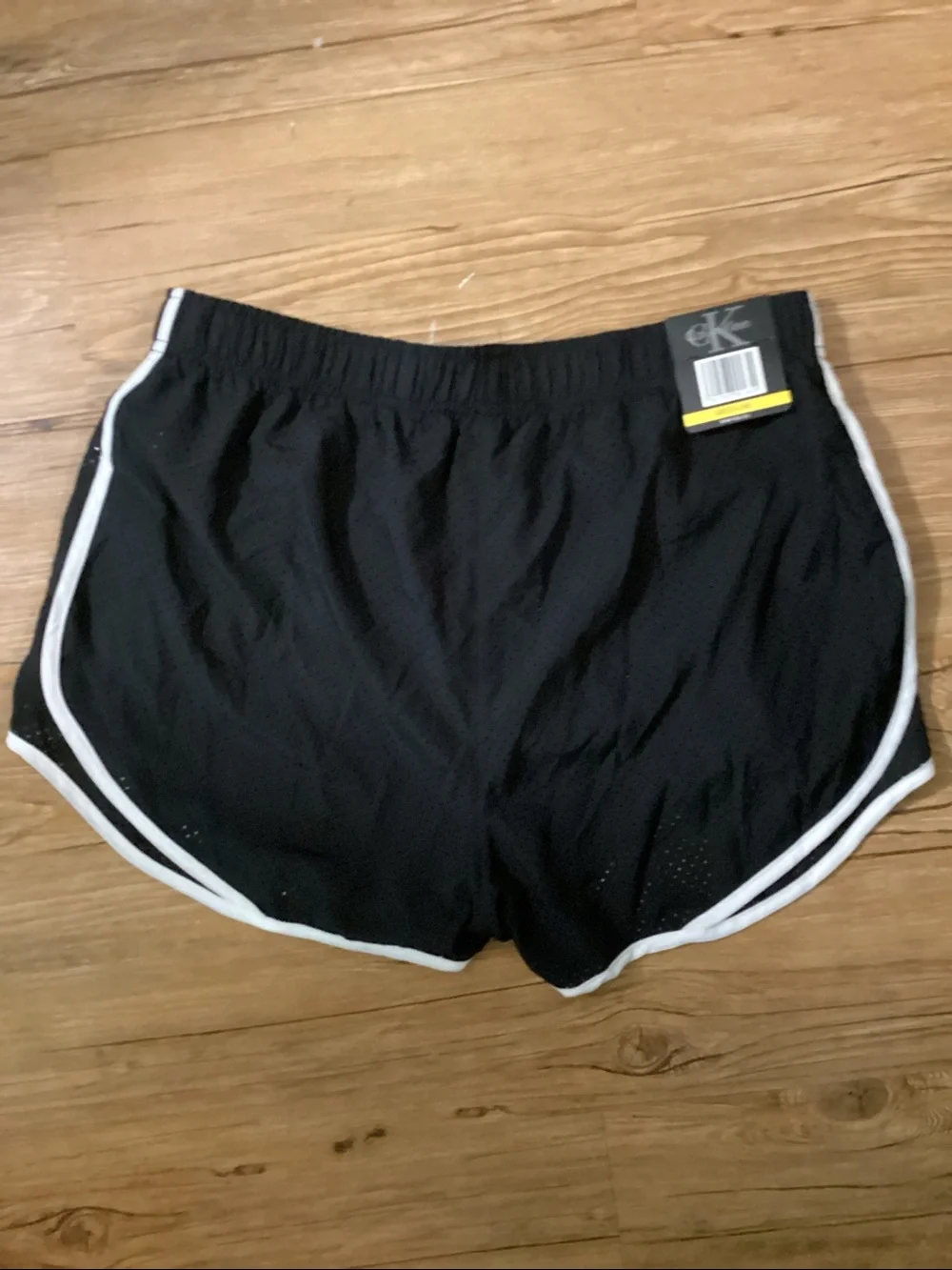 Calvin Klein - women’s active performance shorts - black and white - sz M - new